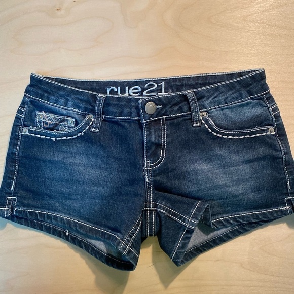 Rue 21 Jean Shorts Size 3/4 (GQ) - Picture 5 of 15